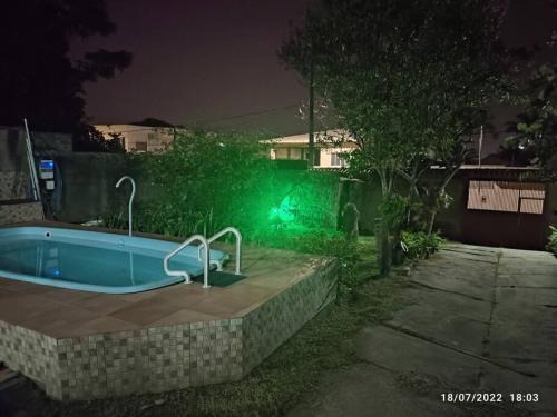 Balneario Ponta da Fruta House | Casa agradável com piscina a 200 metros da praia
