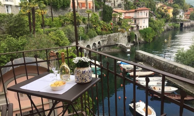 Cannero Riviera House | Casa al Vecchio Porto overlooking the ancient port