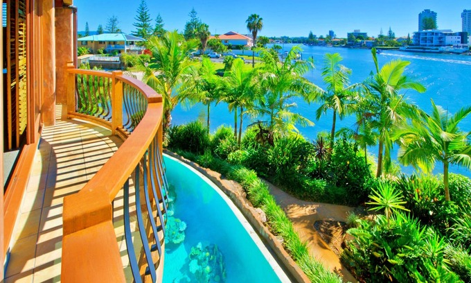 Surfers Paradise Villa | Casa Albero Via Roma
