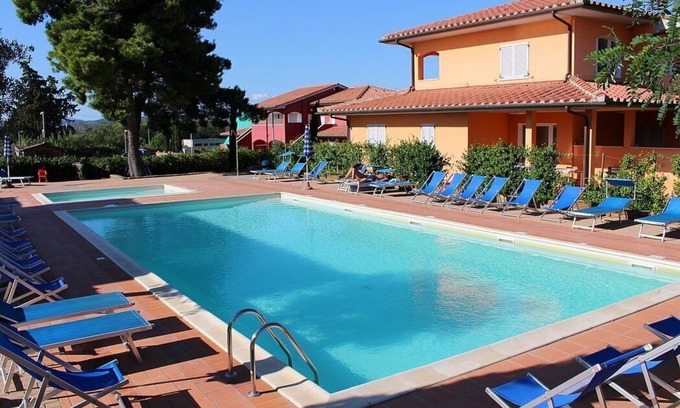 Puntone House | Casa Aliade A: A welcoming apartment that is part of a villa surrounded by the greenery.