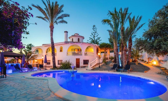 Quesada Bed & Breakfast | Casa Almendros