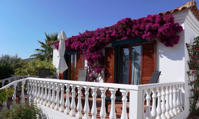 Olhao Ski Chalet | Casa Alta - pool view cottage