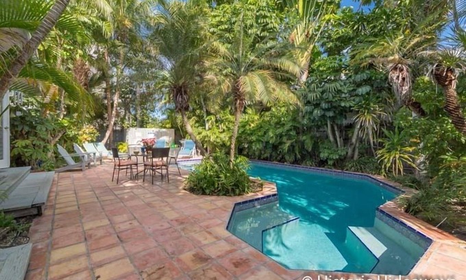 White Street Gallery District House | Casa Angelina in Key West