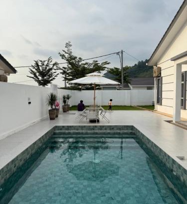 Jitra Villa | Casa Anggeriani