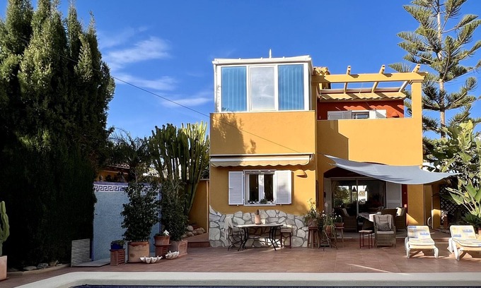 La Parata Ski Chalet | Casa Apsara Beautiful 3 bedroomed villa with private swimming pool