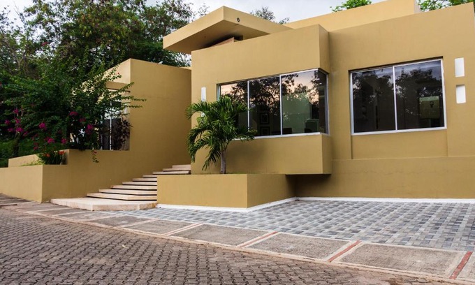 Girardot Villa | Casa Arena
