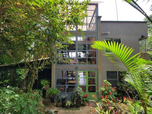 Cali Villa | Casa Ashraya ecolodge