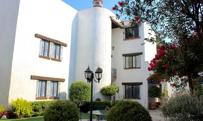Del Carmen Bed & Breakfast | Casa Ayvar