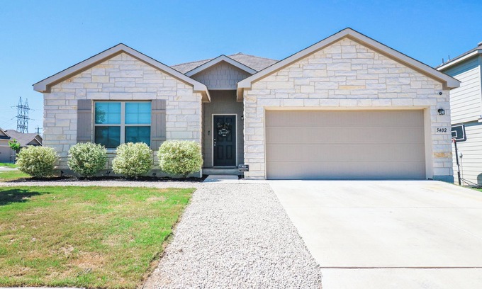 Southside House | Casa Azul: Near Lackland, Seaworld, Downtown Area