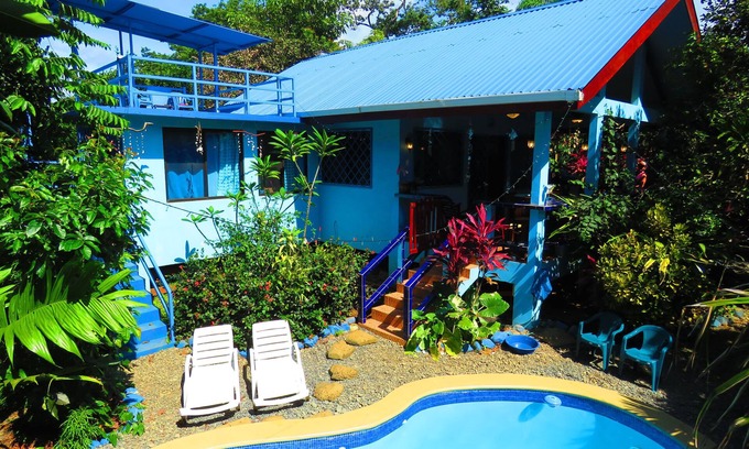 Pavones House | CASA AZUL & POOL - Lush Tropical Oasis - WiFi/AC/Bikes/Boards - Perfect Location