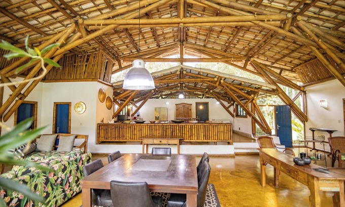 Frade Condo | CASA BAMBU ANGRA