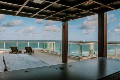 Redinha House | Casa beira mar na Praia da Redinha by Qavi