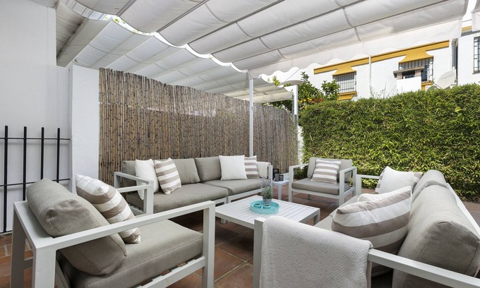 Golden Mile Ski Chalet | Casa Bella - Marbellamar