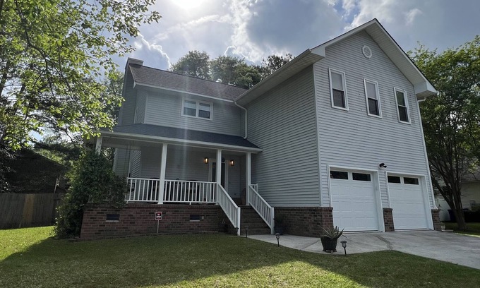 West Ashley House | Casa Bella Vita is waiting to share the beautiful life with you!