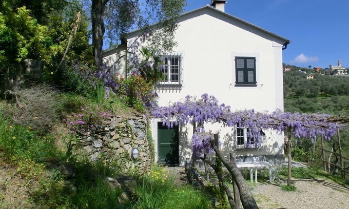 Chiavari House | Casa Bianca Comfortable holiday residence