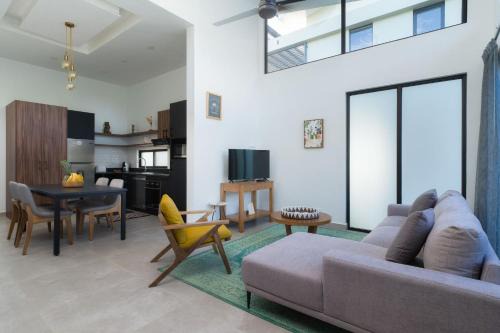 Playa Langosta House | Casa Bo Jungle - Steps to Tamarindo Beach - Surf Pool