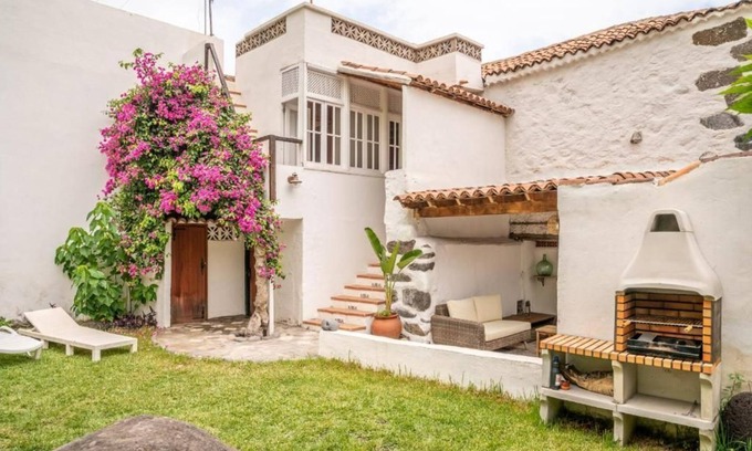Hermigua House | Casa Bouganville