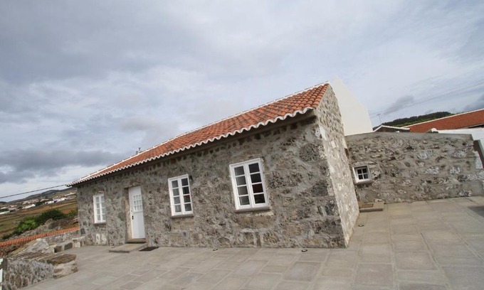 Angra do Heroismo House | Casa Branca da Chaminé