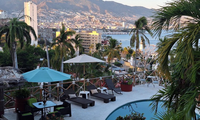 Las Playas Hotel | Casa Breizh