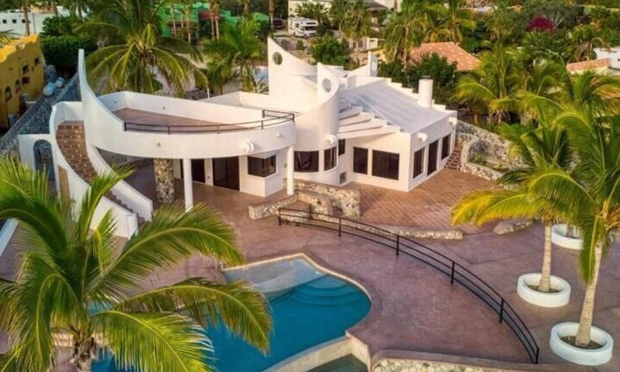 Laderas del Mar Apartment | Casa Brisa Del Mar Beach Front Living with Pool and Spa