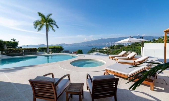 Las Brisas Villa | Casa Calaf