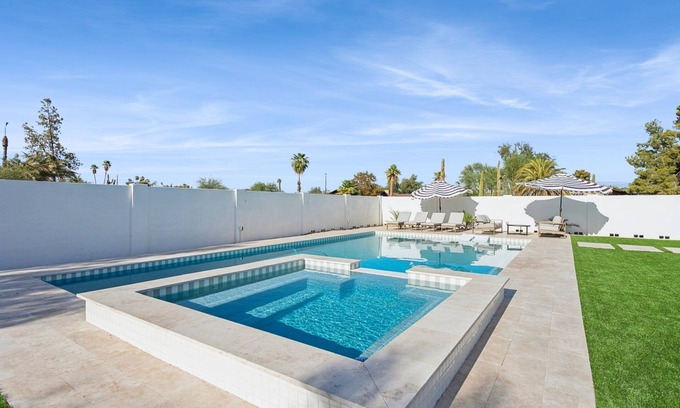 Sherwood Heights House | Casa Camelback | 3BR+Bunkhouse | Pool & Hot Tub