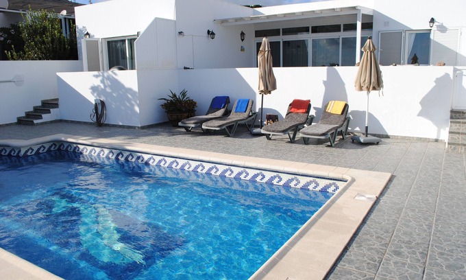 La Asomada House | Casa Canaria, with superb, wifi, swimming pool (8X4m) for 2 to 6 people