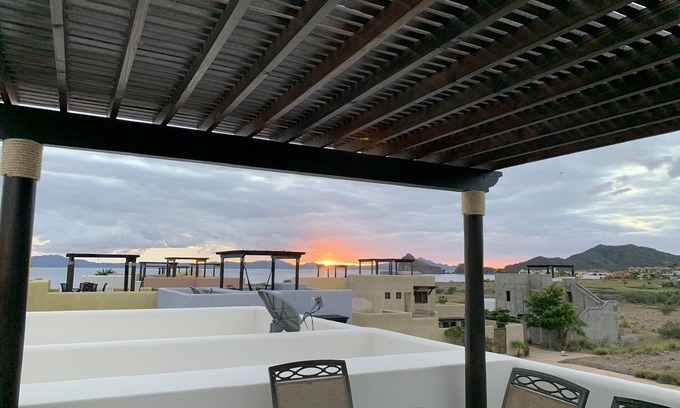 Nopolo House | Casa Canto Del Mar