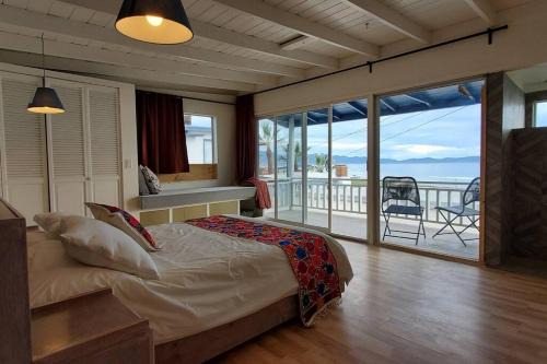 Ensenada House | Casa Capitan - BEACHFRONT living