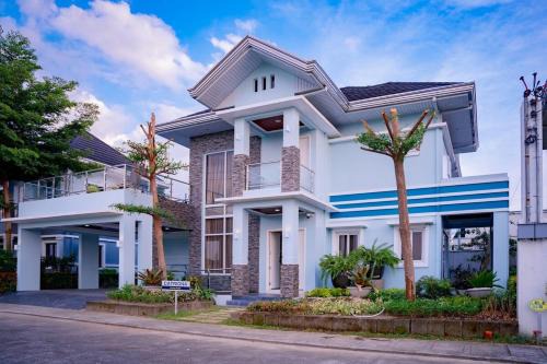Concepcion Villa | Casa Catriona