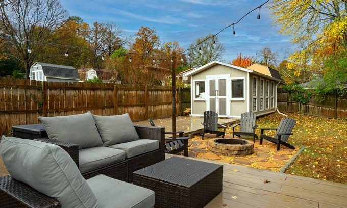 Doraville House | Casa Cielo - Sauna Cold Plunge Gym
