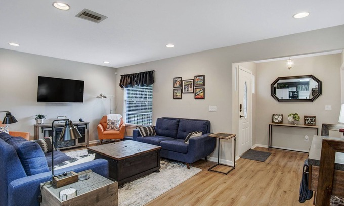 Clermont House | Casa Citrus -Near Downtown Clermont, NTC, Chain of Lakes, and area attractions