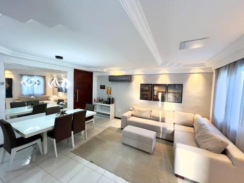Ipitanga Villa | Casa Climatized in Condomínio Proxima à Praia