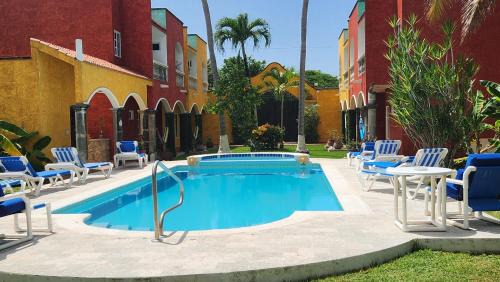 Colonia 10 De Abril Villa | Casa Colonial, Cozumel Villa Guava