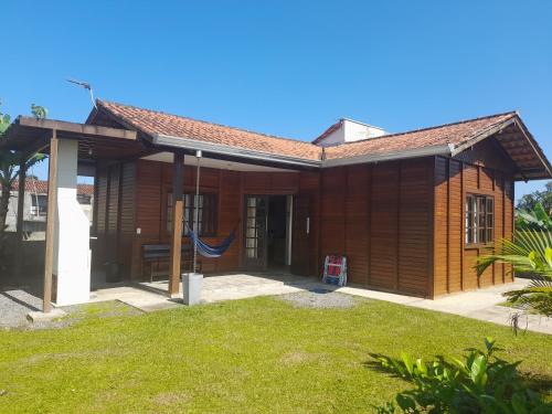 Guaratuba House | Casa Colonial em Guaratuba, próximo a praia