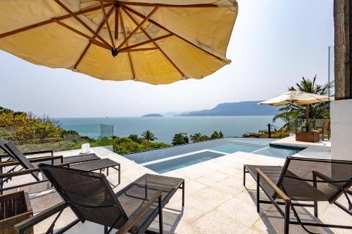 Praia de Itapecerica House | Casa com piscina em condomínio e lazer à beira-mar