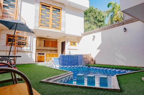 Zona Dorada Villa | Casa con alberca en excelente ubicación, para grupos grandes de personas