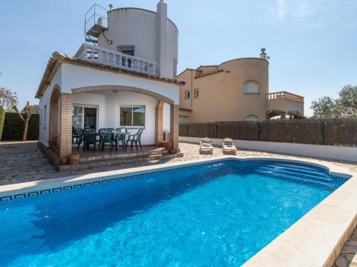 Sant Pere Pescador House | Casa con Piscina, A/A, Wifi, Barbacoa, a 200 m de la Playa - ES-89-75