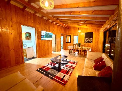 Valdivia House | Casa con vista al rio