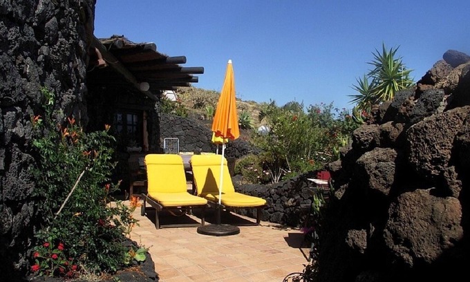 La Asomada Apartment | Casa Cora - dreamlike finca, pool, huge garden, WIFI, children's playground