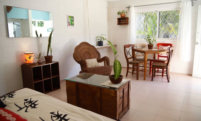 Tohoku House | Casa Corazon - Cozy 2 bedroom house downtown, 5 min from the beach!.