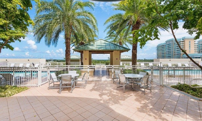 Boynton Beach House | Casa Costa 405n 1 Bedroom, Pools, Jacuzzi, Beach, Shops & Dog Friendly