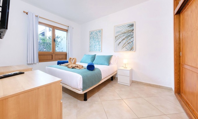 Puerto del Carmen Ski Chalet | Casa Cris -Beach House