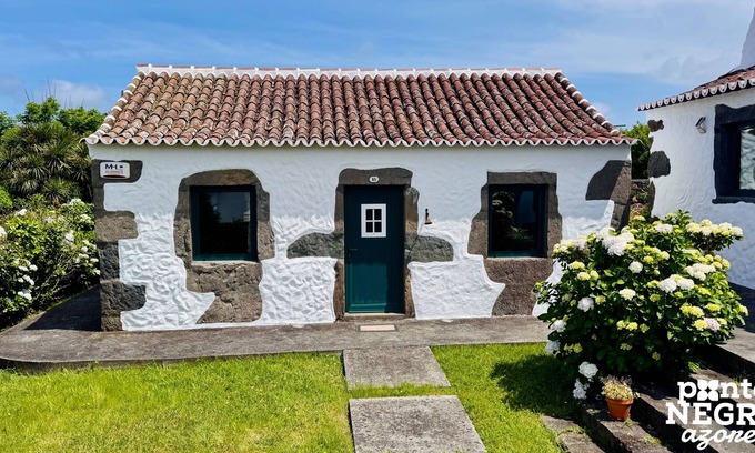 Angra do Heroismo House | Casa da Serreta 15 by PontaNegraAzores