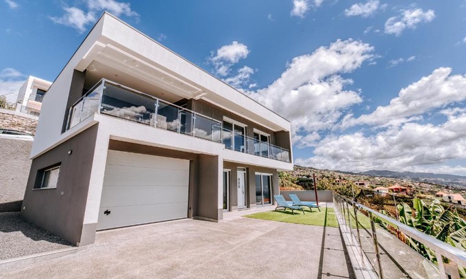 Canhas Villa | Casa das Voltinhas