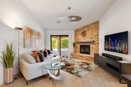 Racquet Club South House | Casa de Arcos with Private Hot Tub