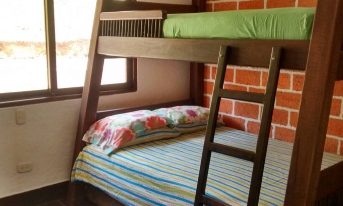 El Penol Cottage | Casa de Campo Guatape-Peñol Includes employee