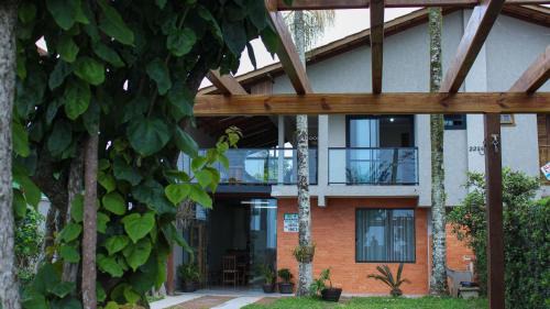 Itapoa House | Casa de FRENTE para o Mar em Itapoá - SC