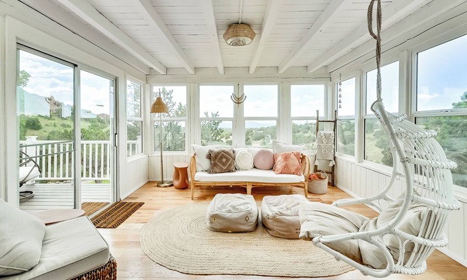Seton Village House | CASA DE ICE : Stunning 5 Bedroom, 6 Acre Retreat!