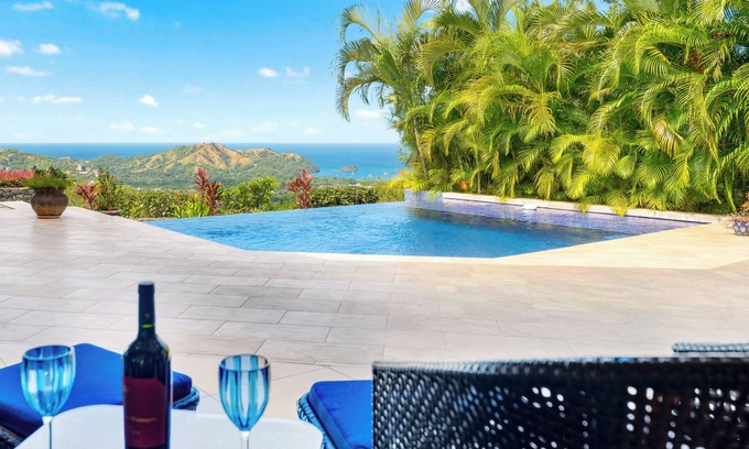 Coco House | Casa de la Reina Luxury 3-Bedroom Ocean View Home in Playas del Coco